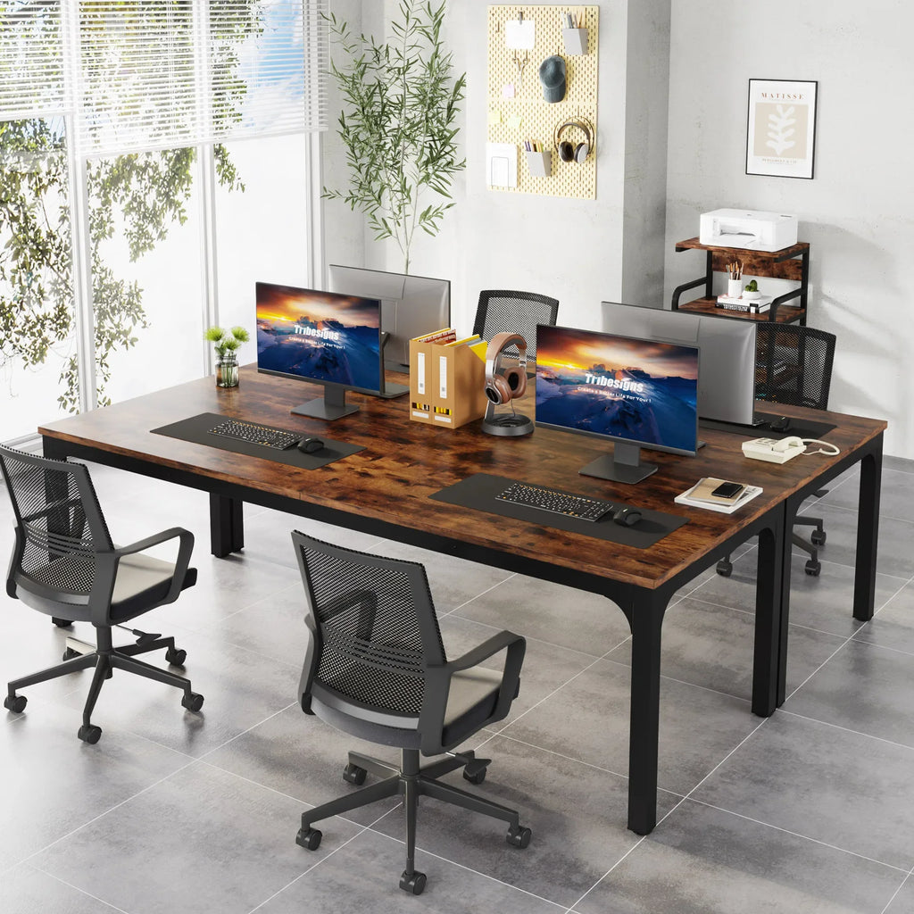Bureau long en bois avec double espaces de travail
