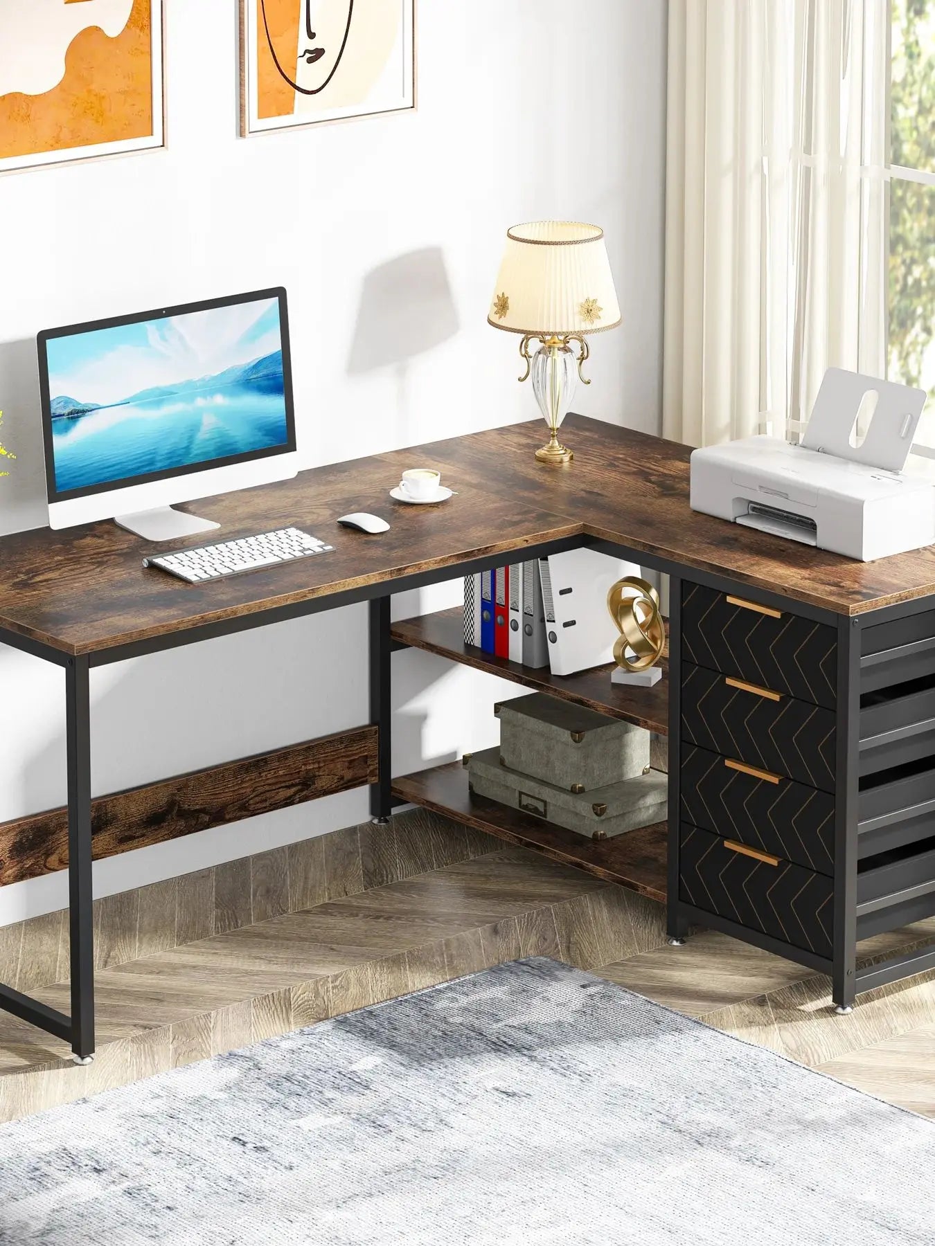 Bureau d'angle en bois avec rangement minimaliste