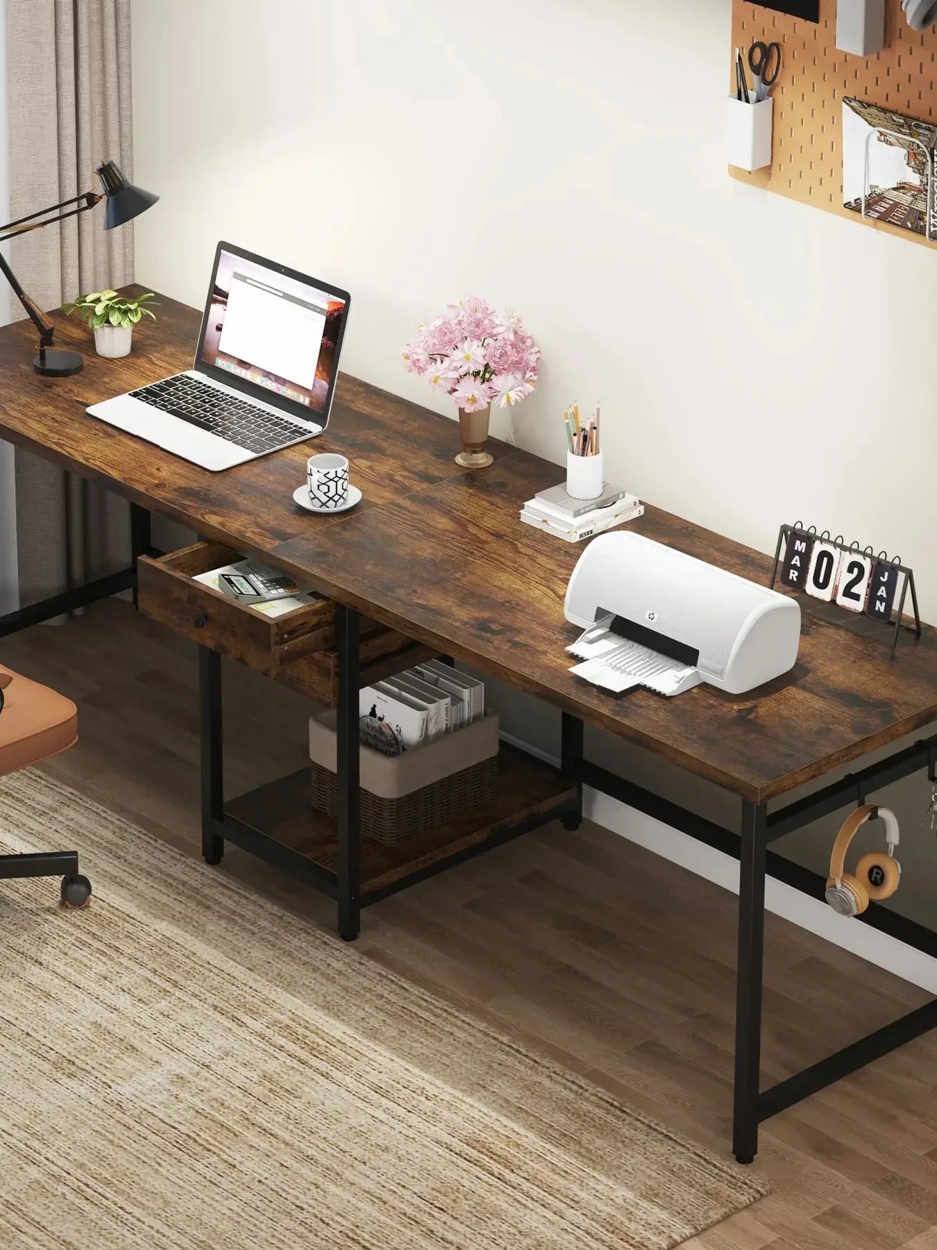 Bureau long en bois moderne
