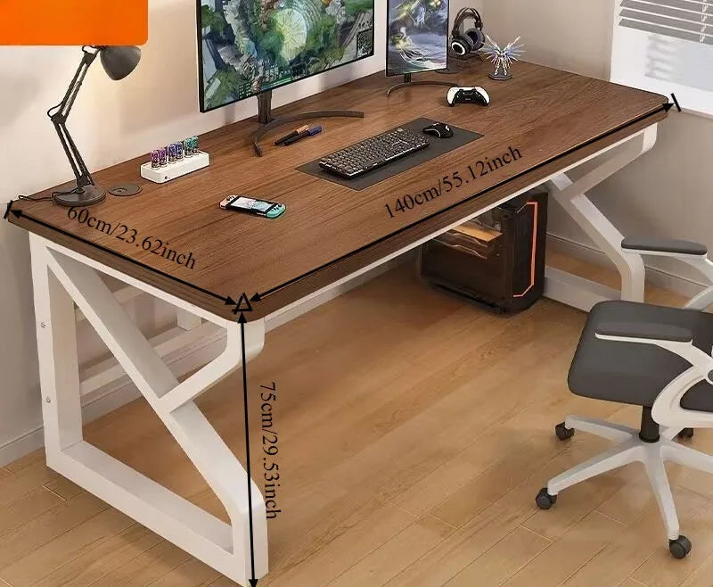 Bureau large minimaliste de travail