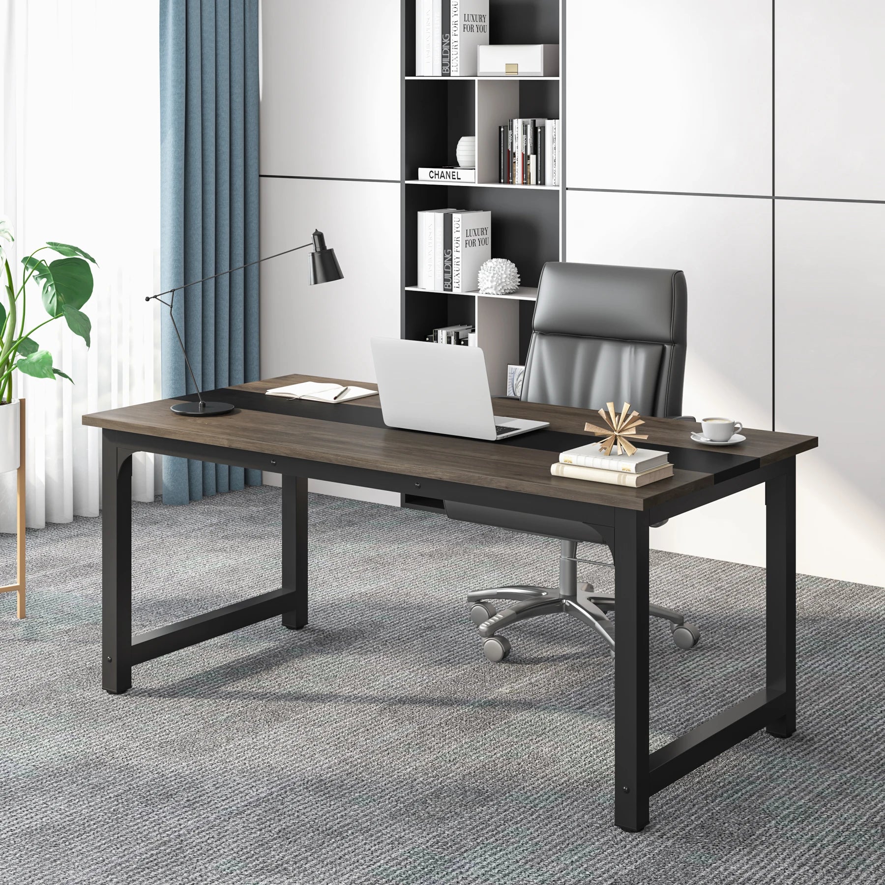 Bureau large de travail en bois