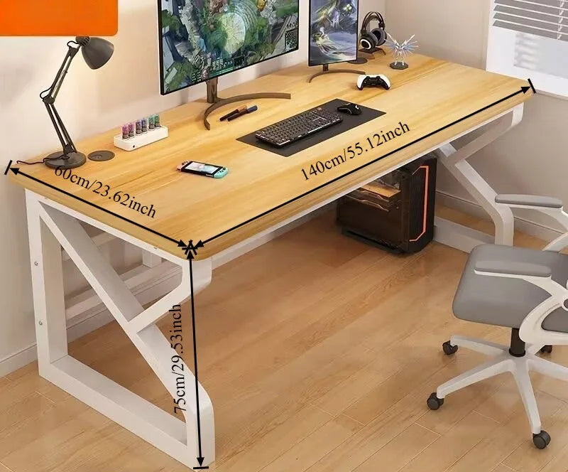 Bureau large minimaliste de travail