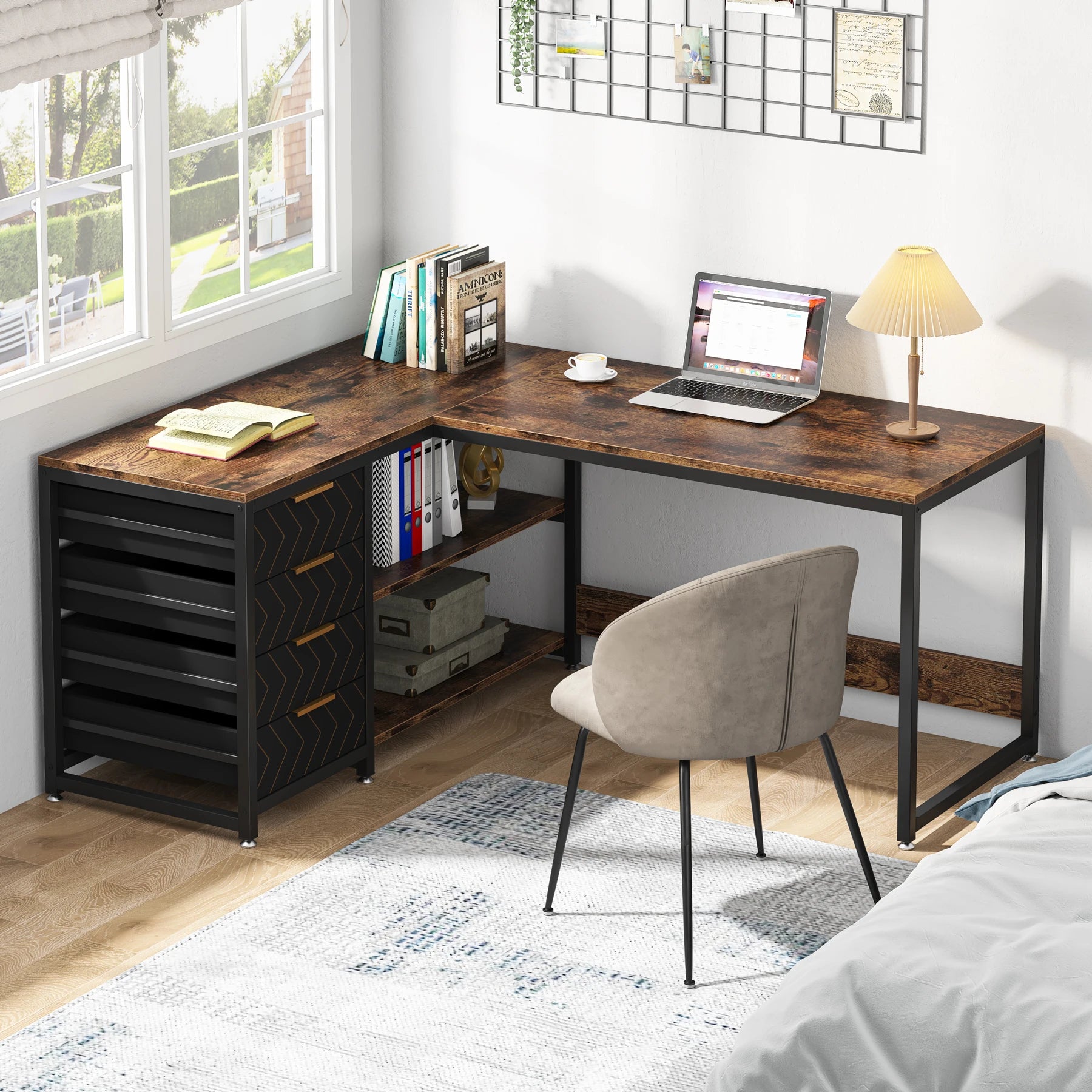 Bureau d'angle en bois avec rangement minimaliste