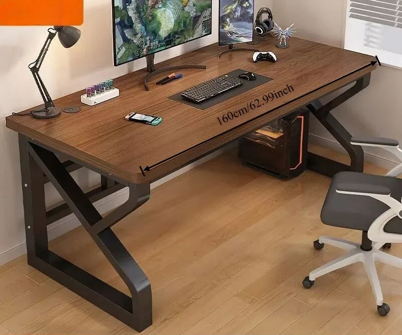 Bureau large minimaliste de travail